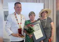 Prestížne ocenenie GURMAN AWARD GRAND PRIX 2018 – cena za celoživotné dielo 2020 bolo udelené hlavnej majsterke odbornej výchovy na Hotelovej  akadémii  Mikovíního 1. v Bratislave pani Valérii Pluhárovej