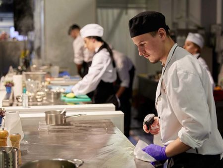 METRO KUCHÁRSKY PÄŤBOJ súťaž zručností kuchárov juniorov