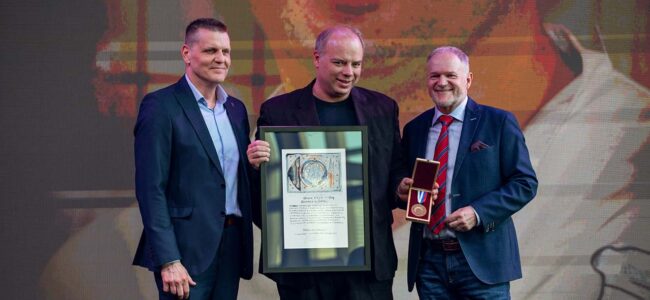 Prestížne ocenenie “GURMAN AWARD GRAND PRIX 2024 – cena za celoživotné dielo“ bolo udelené šéfkuchárovi Richardovi Císarovi
